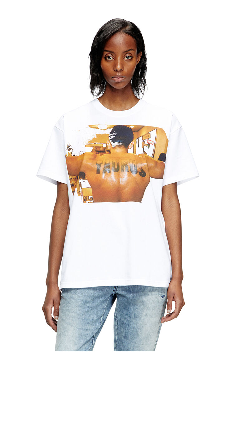 T-shirt with graphic print