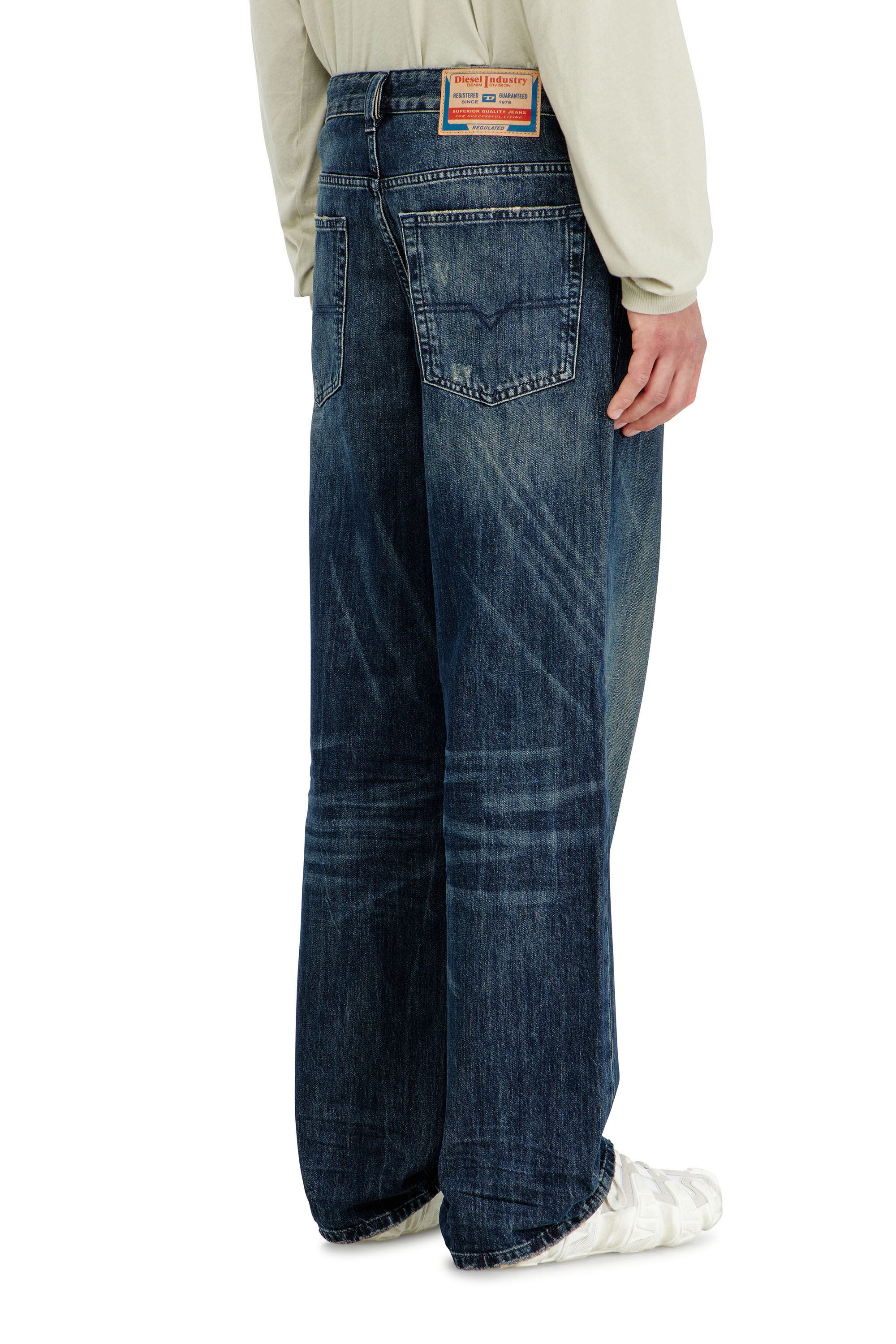 Men's Relaxed Jeans | Dark Blue | Diesel 2001 D-Macro