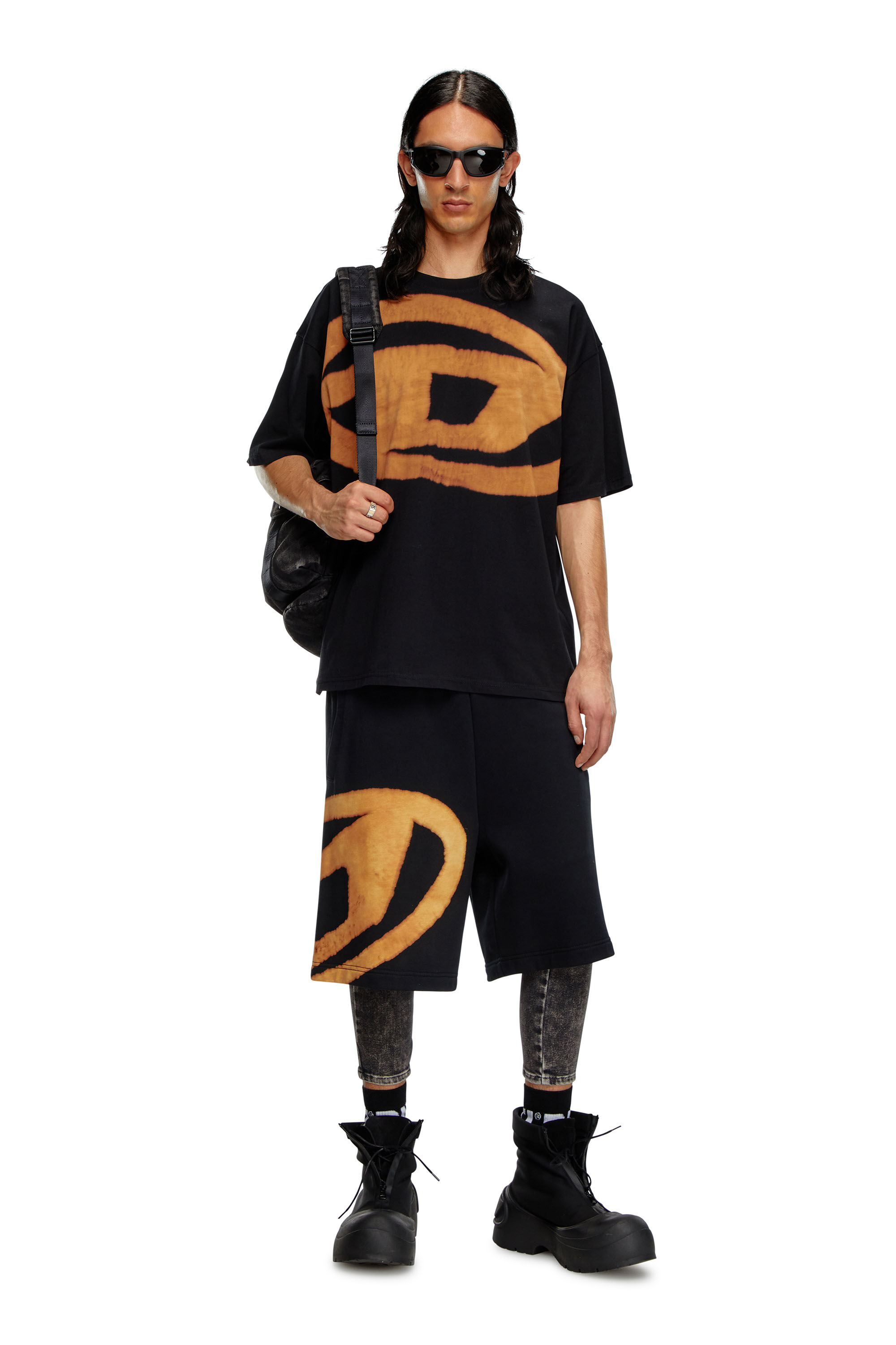 Men's heavyweight T-shirt with bleached Oval D logo | Diesel