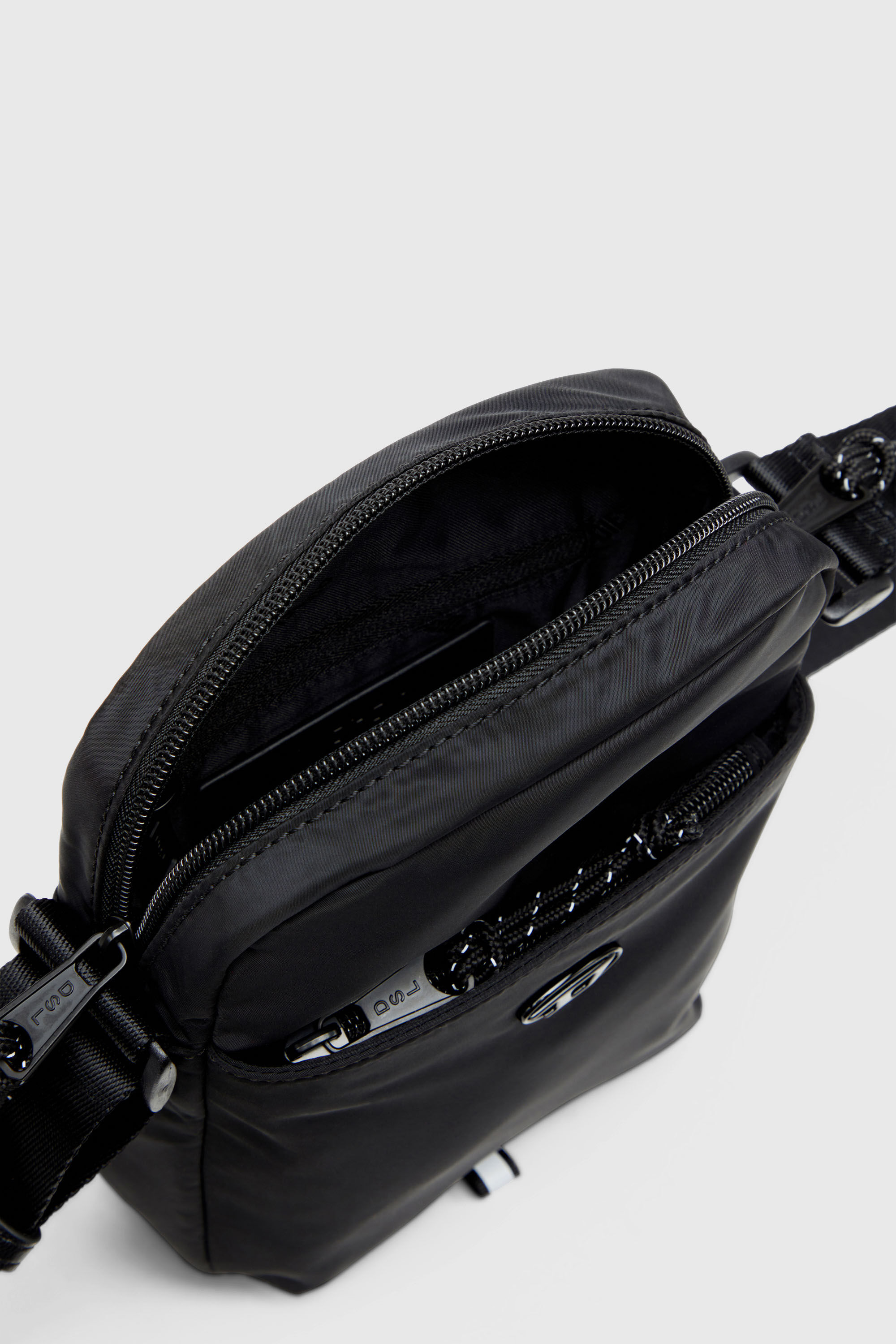 Diesel - D-PACK CROSSBODY X, Man's D-Pack-Crossbody bag in tech fabric in Black - 3