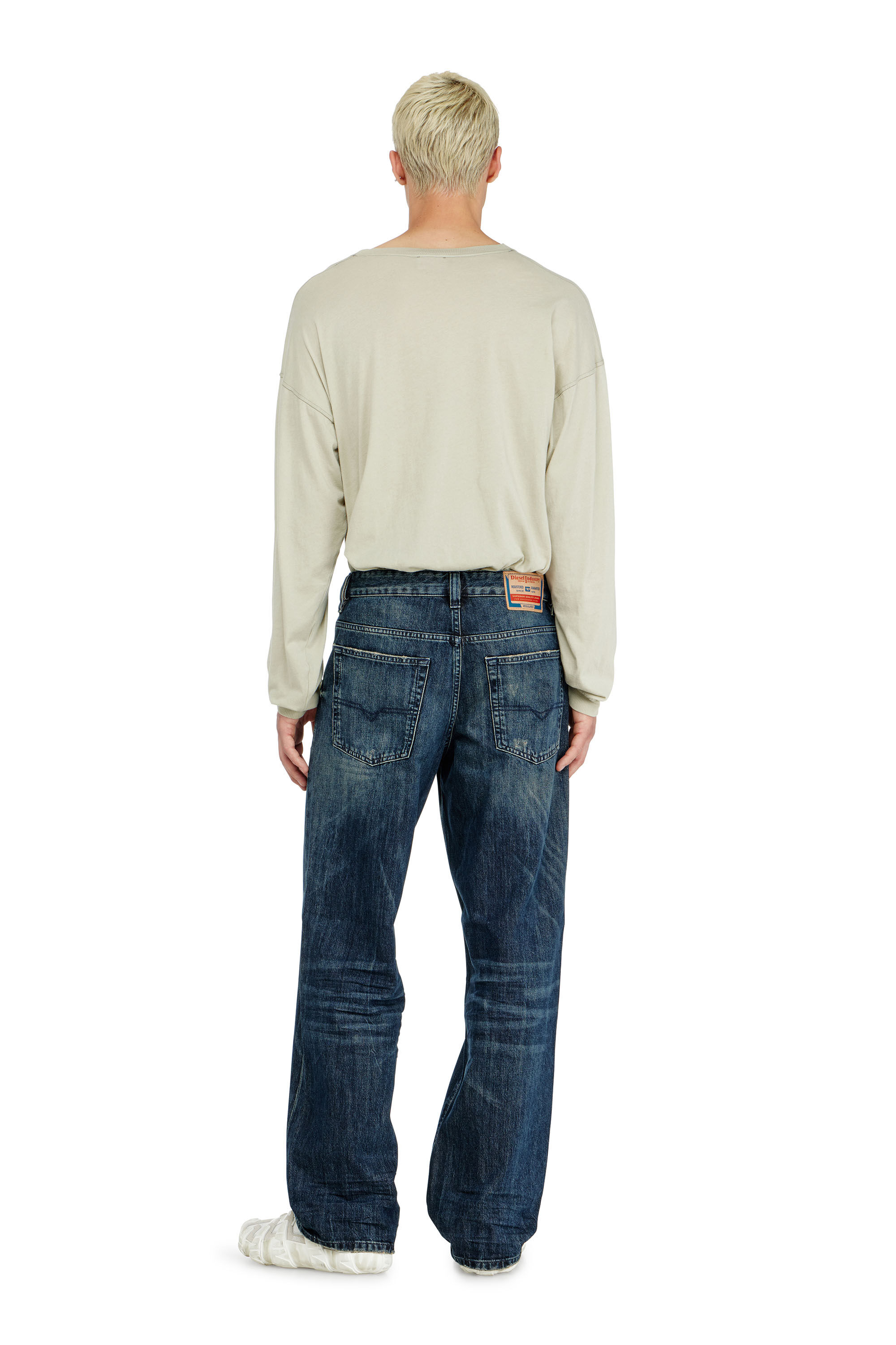 Men's Relaxed Jeans | Low Waist 2001 D-MacroDark Blue | Diesel HU