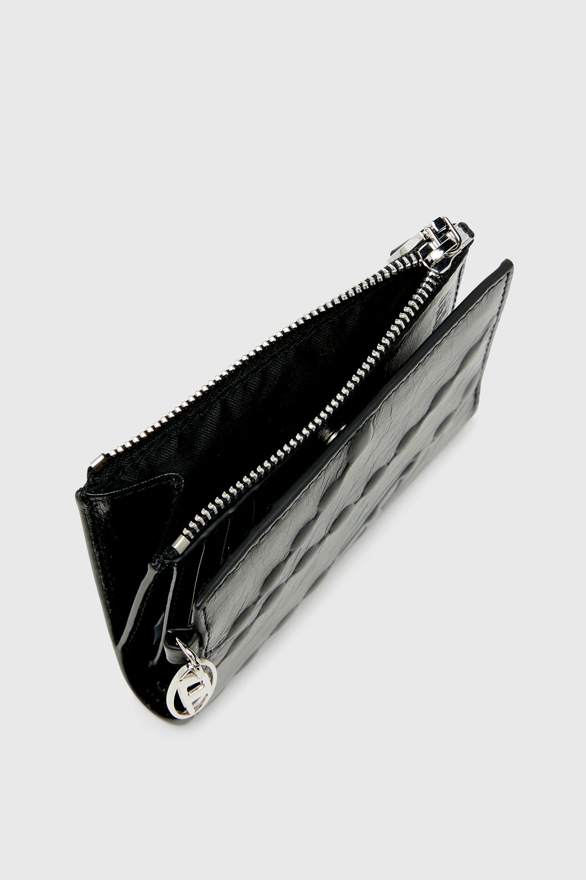 Diesel - OVAL-D BI FOLD ZIP II, Woman's Leather bi-fold wallet with embossed chain motif in Black - 4