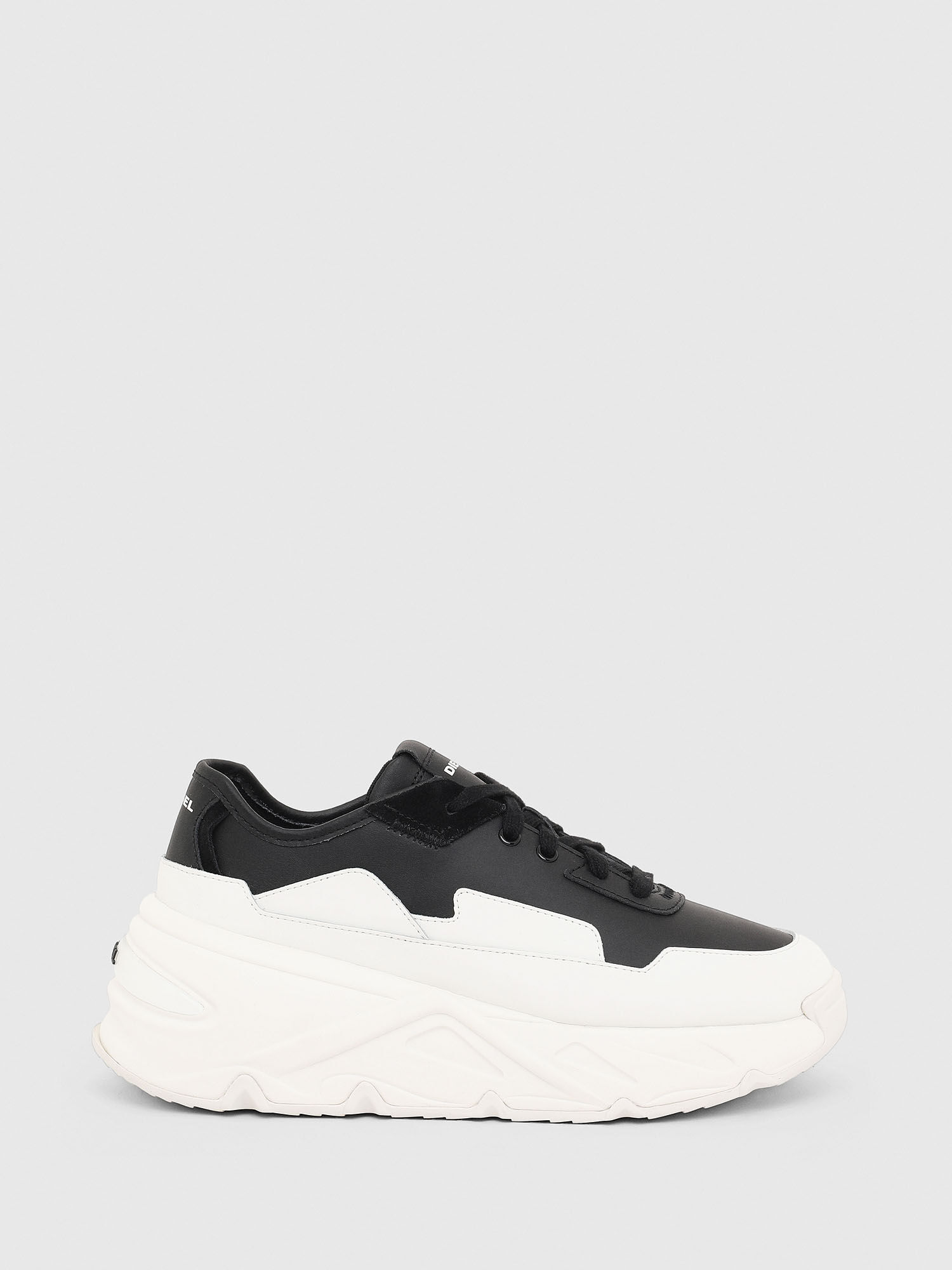 chunky sneakers black and white