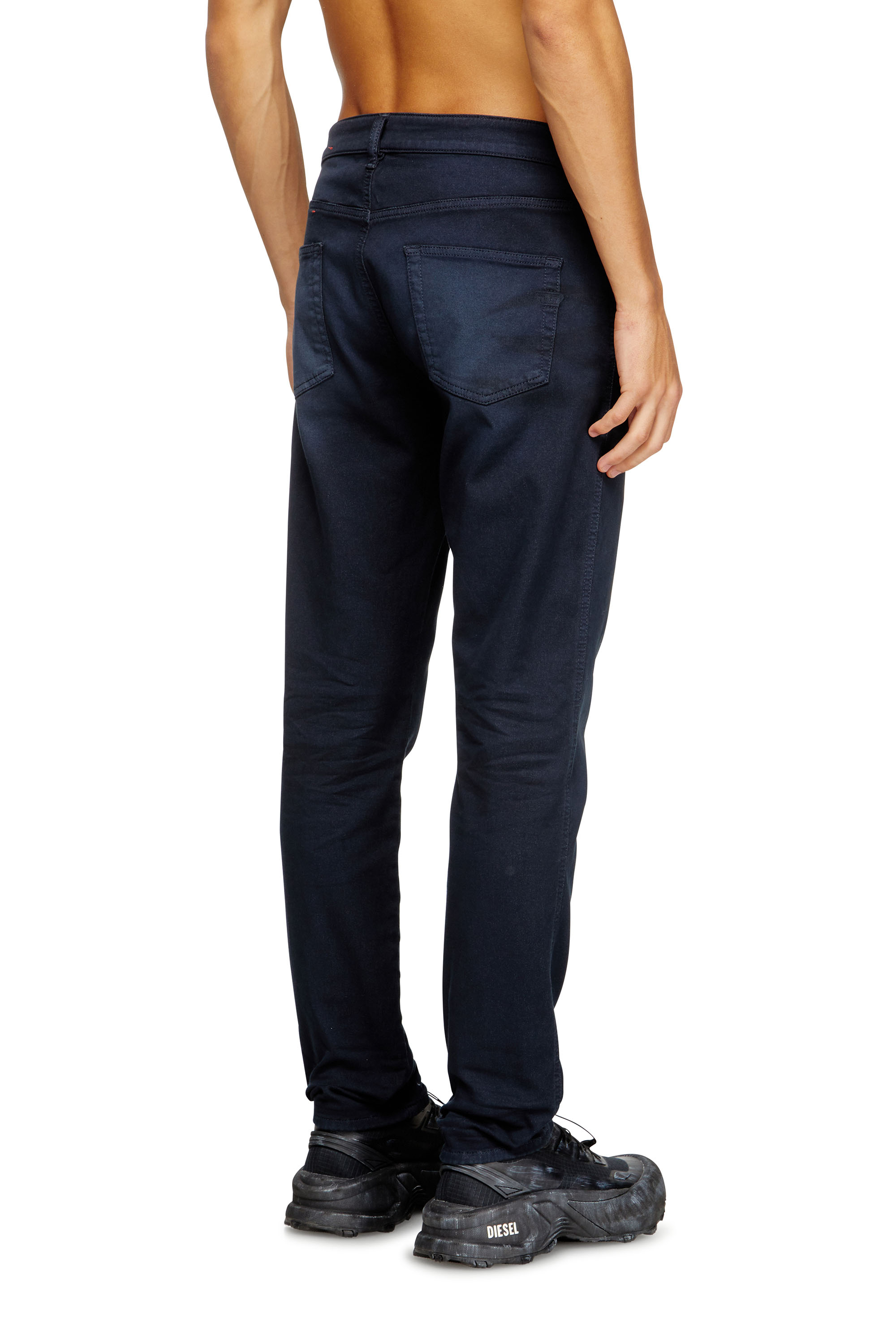 Diesel - Man's Slim 2062 D-Strukt Joggjeans® 0670M, Dark Blue - 2