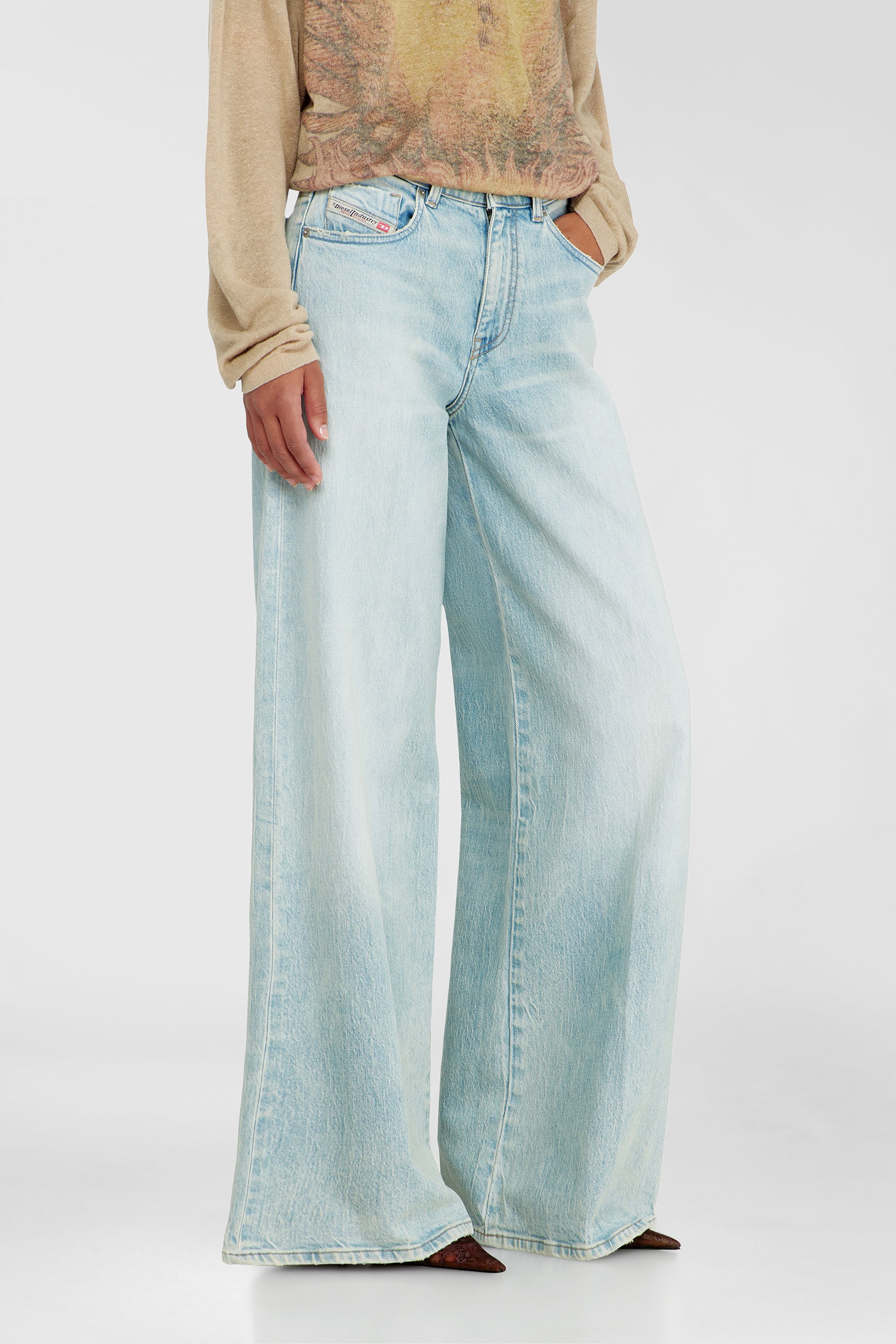 Diesel - Woman's Flare Jeans 1978 D-Akemi 0KBBX, Light Blue - 7