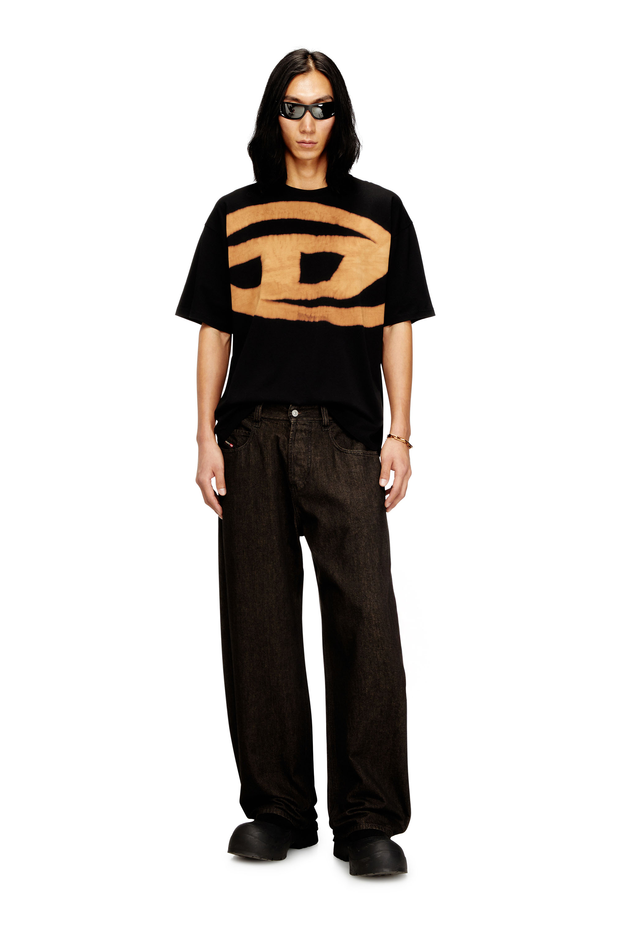 Diesel - T-BOXT-BLEACH, Man's T-shirt with bleached Oval D logo in Orange/Black - 2