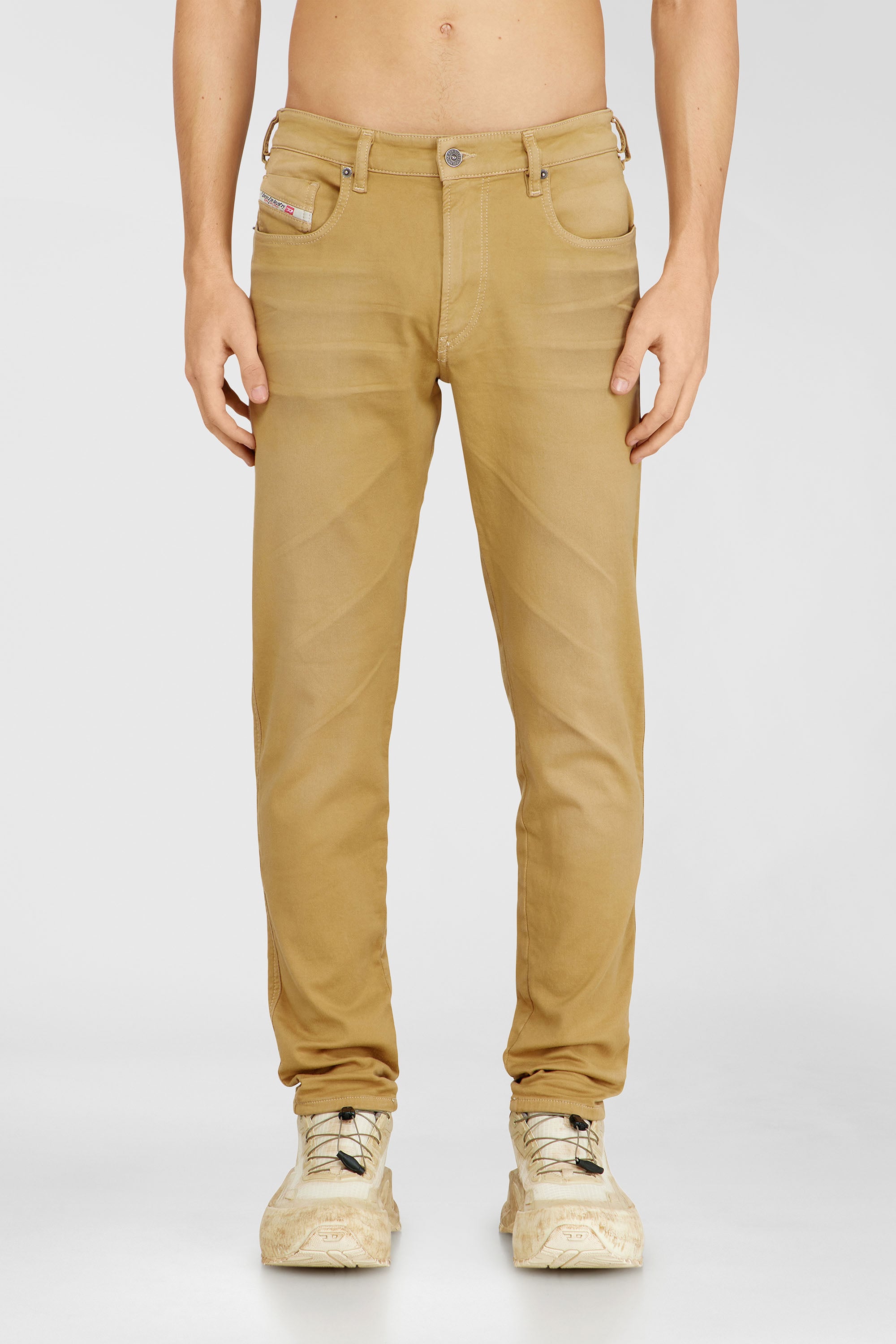 Diesel - Man's Slim 2062 D-Strukt Joggjeans&reg; 0670M, Beige - 1