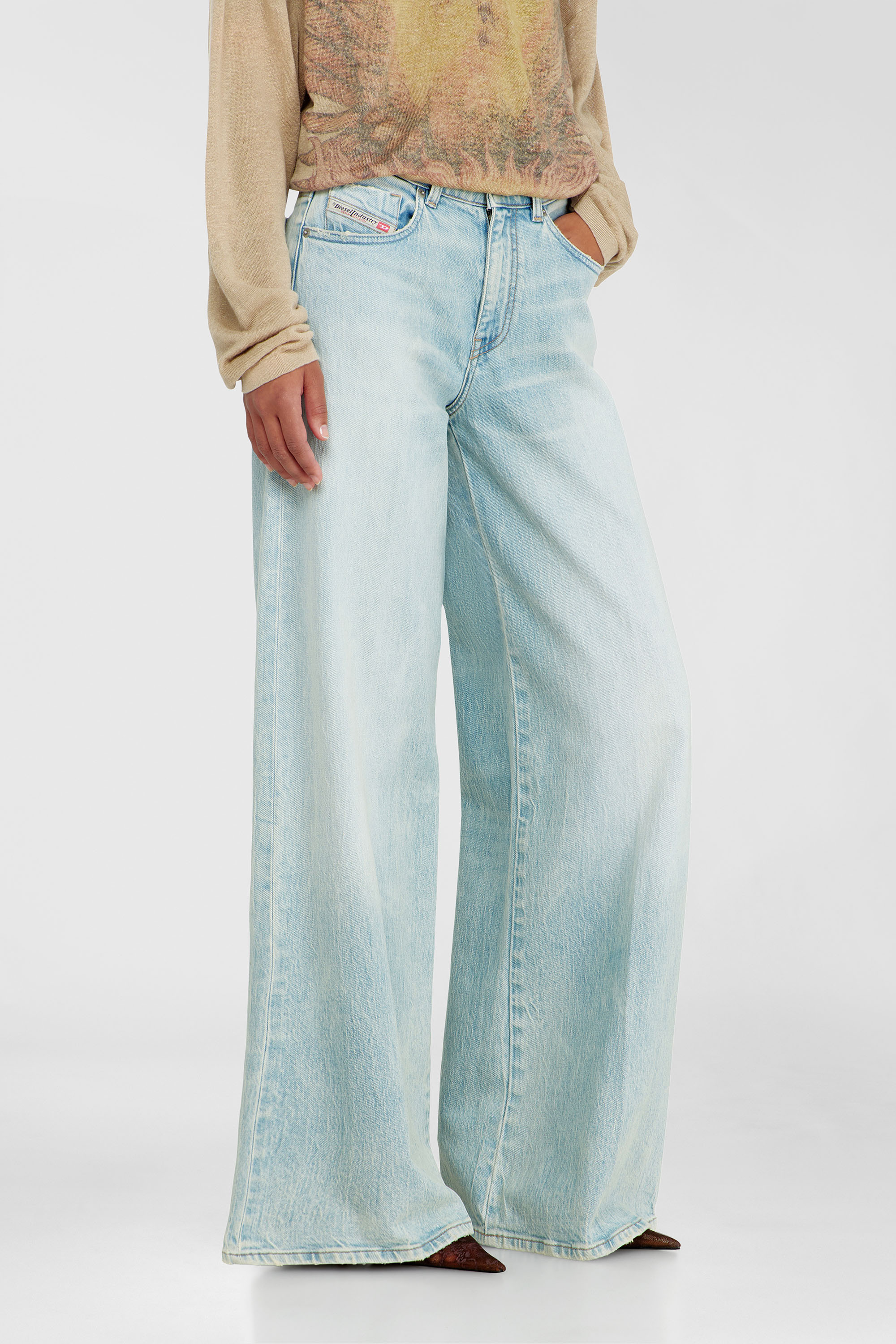 Diesel - Woman's Flare Jeans 1978 D-Akemi 0KBBX, Light Blue - 7