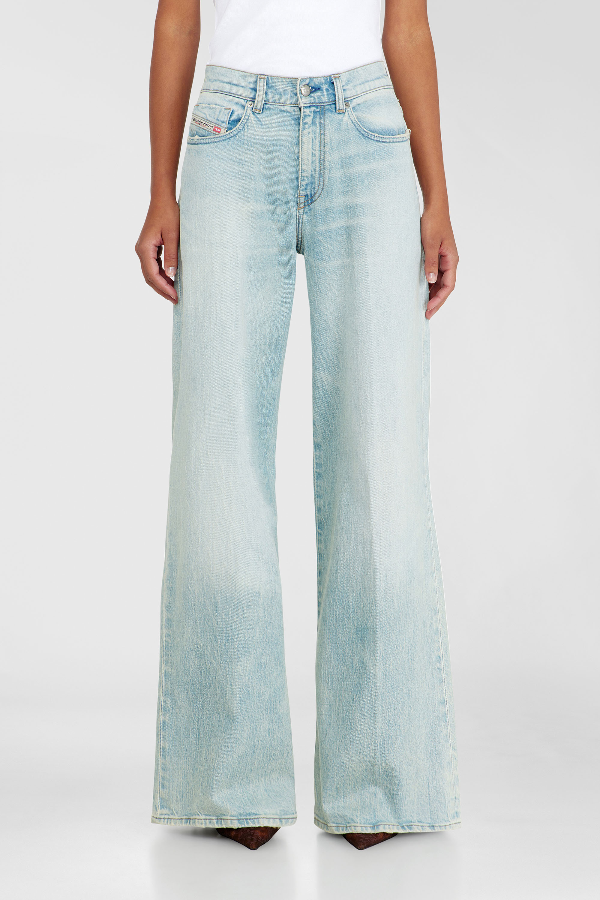 Diesel - Woman's Flare Jeans 1978 D-Akemi 0KBBX, Light Blue - 4