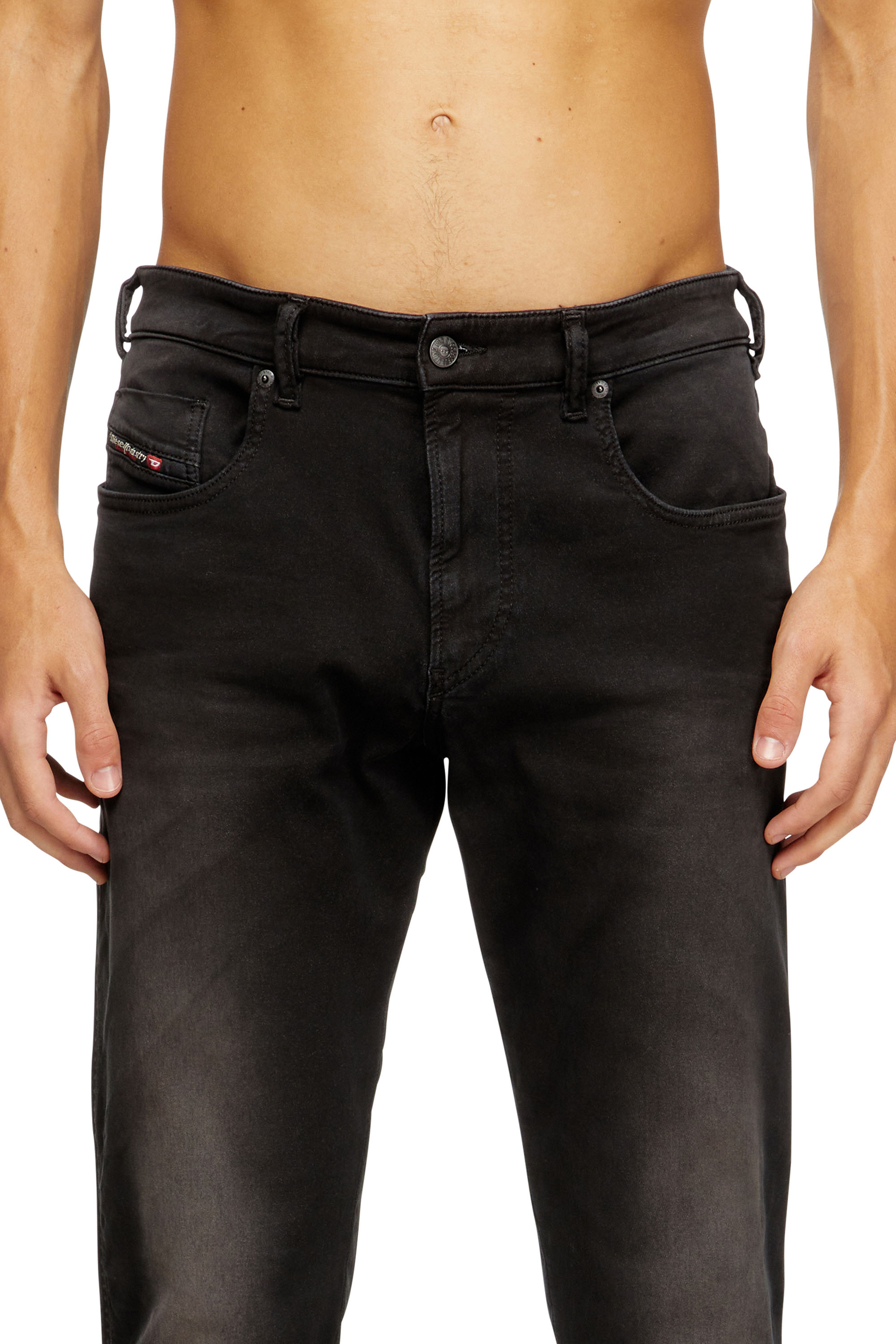 Diesel - Man's Slim 2062 D-Strukt Joggjeans® 0670M, Black/Dark grey - 3