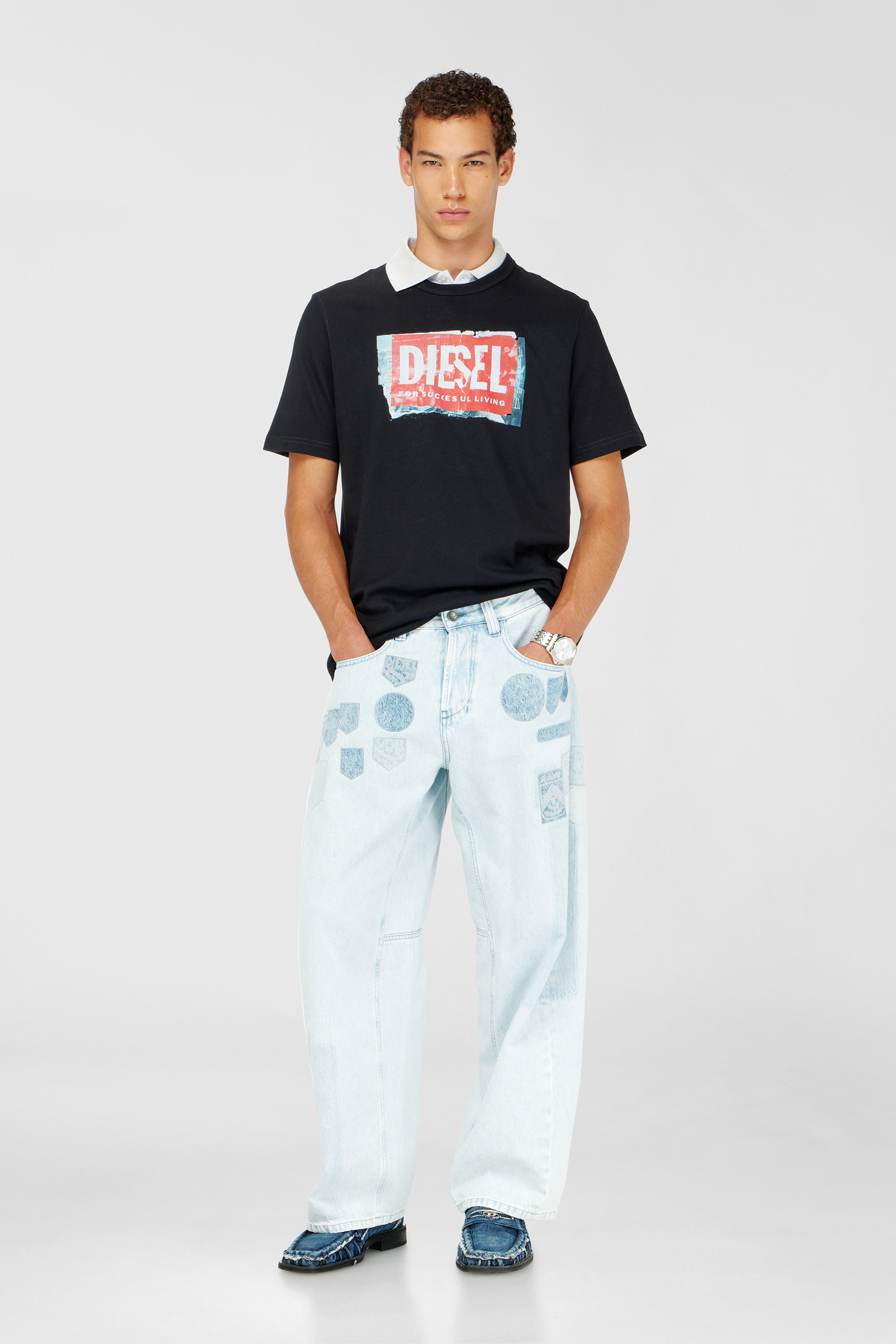 T-shirt with crumpled-effect logo