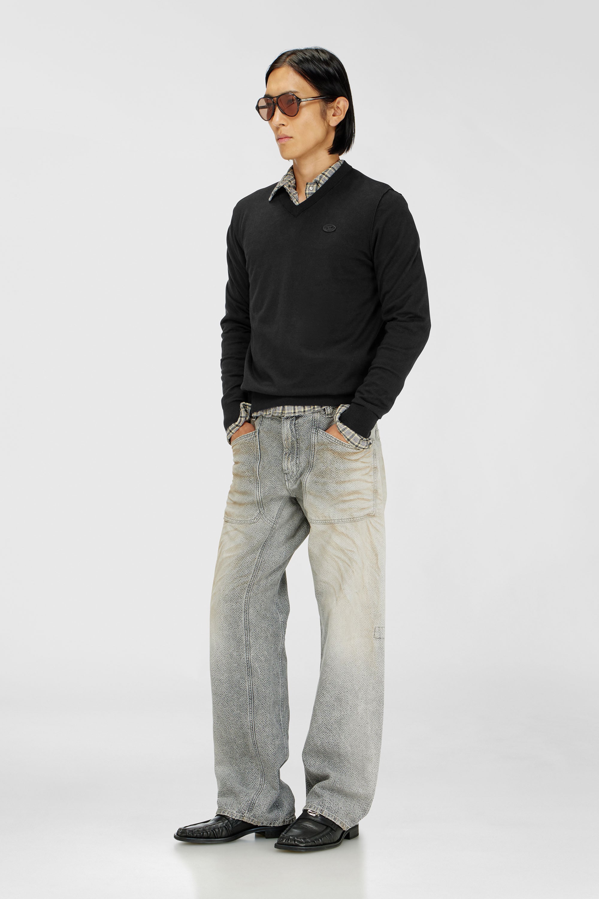 Diesel - K-FREEX-VNECK-TAG-T92, Man's Cotton knit V-neck with tonal Oval D logo in Black - 2